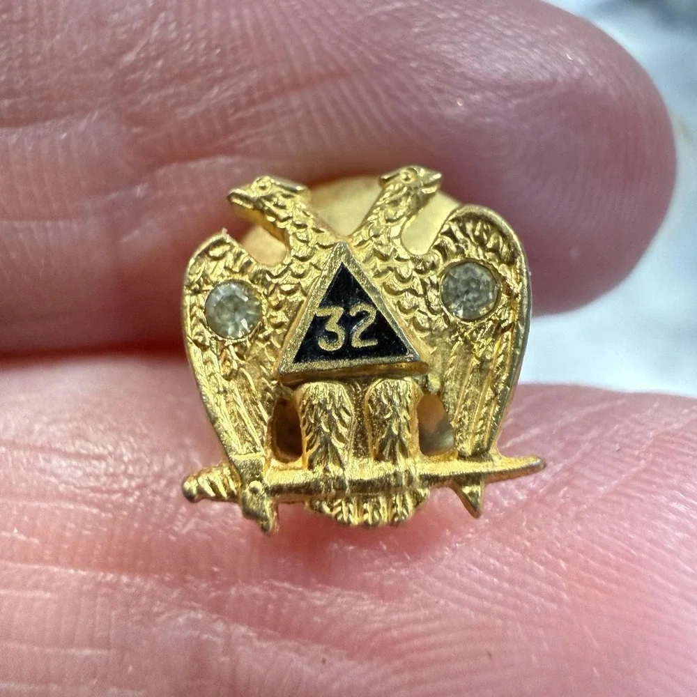 Vintage Scottish Rite 32nd Degree Mason Double Eagle Lapel Pin Tie Tack